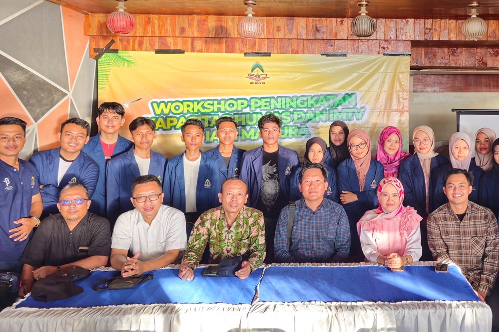 Workshop Peningkatan Kapasitas Pengelola Humas dan IMTV IAIN Madura Resmi Dibuka di Pantai Sembilan Sumenep